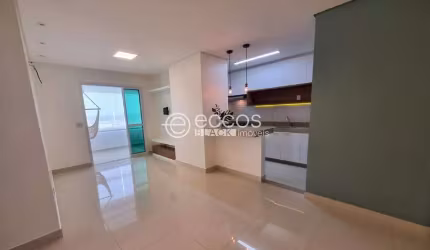 Apartamento à venda, 2 quartos, 1 suíte, 2 vagas, Santa Mônica - Uberlândia/MG