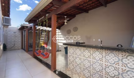 Casa em condomínio à venda, 3 quartos, 1 suíte, 2 vagas, Portal Beija Flor - UBERABA/MG