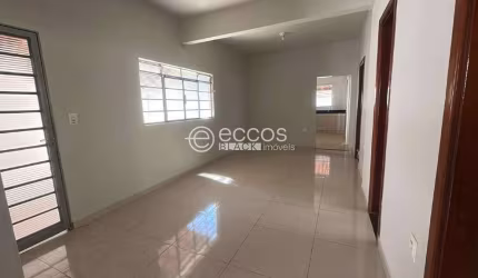 Casa para aluguel, 3 quartos, 4 vagas, CENTRO - ARAGUARI/MG