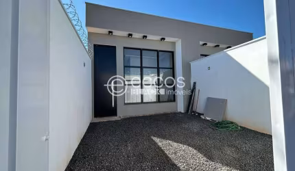 Casa à venda, 2 quartos, 1 suíte, 2 vagas, Aclimação - Uberlândia/MG