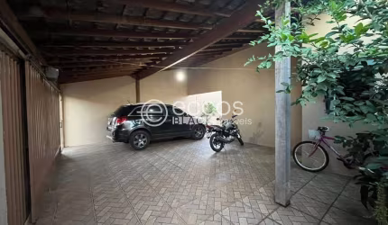 Casa à venda, 2 quartos, 1 suíte, 2 vagas, Antônia Cândida I - UBERABA/MG