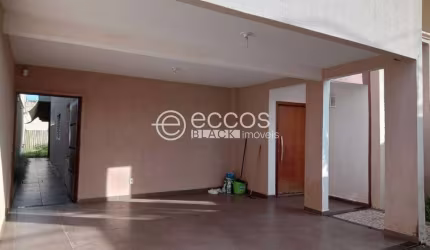 Casa para aluguel, 4 quartos, 2 suítes, 2 vagas, Jardim das Palmeiras - Uberlândia/MG