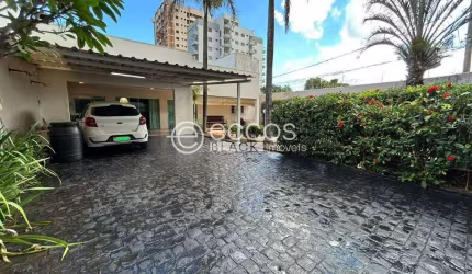 Casa para aluguel, 3 quartos, 2 suítes, 4 vagas, Patrimônio - Uberlândia/MG