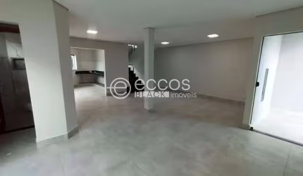 Casa à venda, 4 quartos, 2 suítes, 4 vagas, Nova Uberlândia - Uberlândia/MG