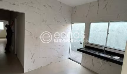 Casa à venda, 2 quartos, 1 suíte, 2 vagas, Jardim Canaã - Uberlândia/MG