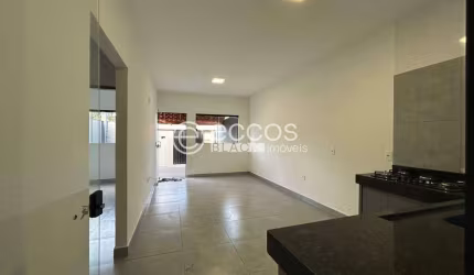 Casa à venda, 2 quartos, 1 suíte, 2 vagas, Taiaman - Uberlândia/MG