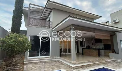 Casa em condomínio à venda, 3 quartos, 3 suítes, 2 vagas, Jardim das Palmeiras - Uberlândia/MG