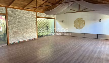 Casa à venda, 3 quartos, 2 vagas, Santa Mônica - Uberlândia/MG