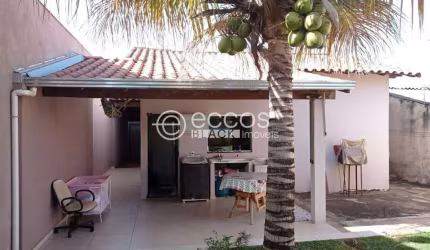 Casa à venda, 2 quartos, 2 vagas, Jardim Canaã - Uberlândia/MG
