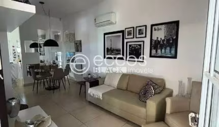 Casa à venda, 3 quartos, 2 suítes, 2 vagas, Parque das Laranjeiras - UBERABA/MG