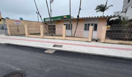 Casa com 3 dormitórios à venda, 93 m² - Centro - Navegantes/SC