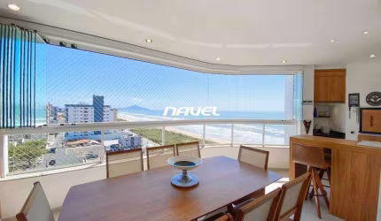 Apartamento finamente e completamente mobiliado, em empreendimento Frente Mar