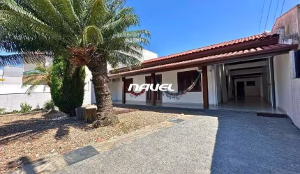 Casa Térrea Reformada no Centro de Navegantes – Quadra Mar.