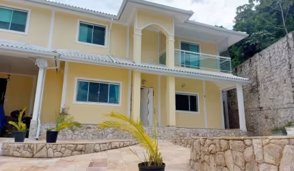 CASA MANSÃO PORTEIRA FECHADA À VENDA, 6 QUARTOS, 2 SUÍTES, ÁREA GOURMET, PISCINA – TAQUARA