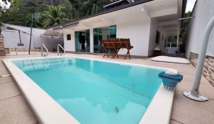 CASA LINEAR À VENDA, 3 SUÍTES, ÁREA GOURMET, PISCINA - TAQUARA