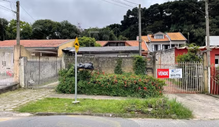 RC Imóveis vende - Casa com 3 Quartos no Pinheirinho