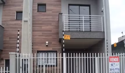 Sobrado com 02 quartos á venda no Sitio Cercado