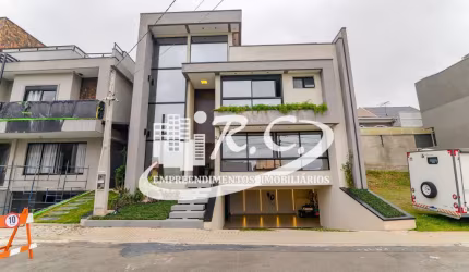 RC imóveis vende sobrado triplex no Xaxim