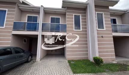 RC Imóveis vende sobrado em condomínio no Ganchinho