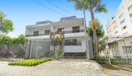 SOBRADO TRIPLEX AGUA VERDE ALTO PADRÃO