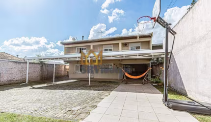 SOBRADO EM PINHAIS - ATUBA