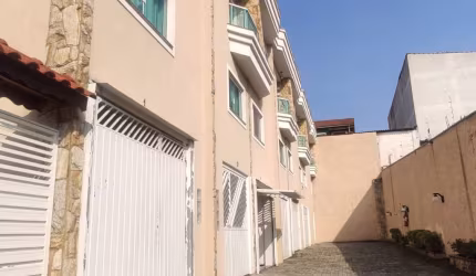 Sobrado de condomínio com 115m2 Jd Popular
