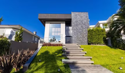 Casa 4 Quartos e 6 banheiros à Venda no Alphaville Pinheiros, PINHAIS - PR