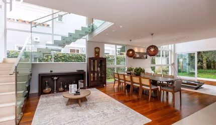 Casa à Venda, Cond. Pinewoods, 4 quartos e acesso direto ao Bosque Pinhais PR