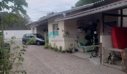 Casa à venda no bairro São João do Rio Vermelho - Florianópolis/SC