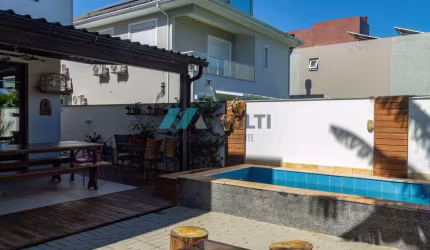 Casa à venda no bairro Cachoeira do Bom Jesus - Florianópolis/SC