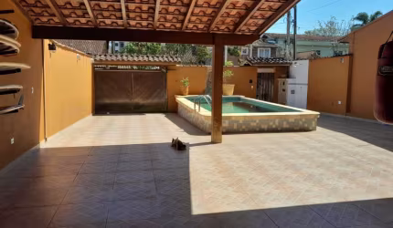 SOBRADO COM TOTAL DE 300M² NO ITAGUÁ.