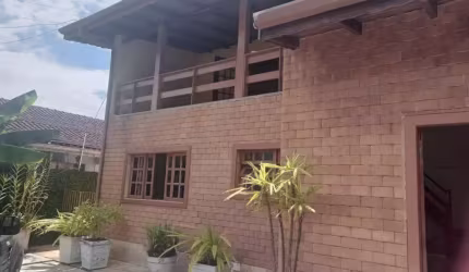Casa a venda no Jardim Carolina com 450m2