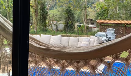 Casa toda em vidro em meio á mata Atlântica em Ubatuba!