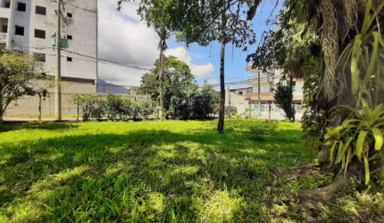 Terreno Maravilhoso com 3 esquinas no Pereque Açu