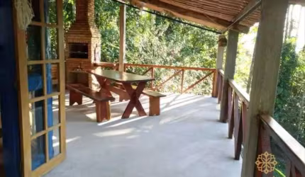 EXCELENTE CASA COM TOTAL DE 4.000M² NA PRAIA DA ALMADA.