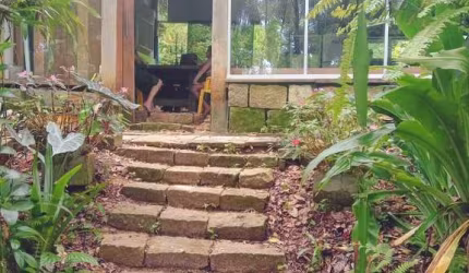 Casa exclusiva pé na areia em local paradisíaco.