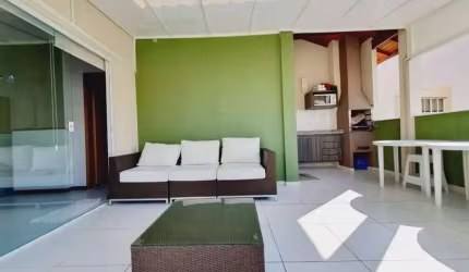 Cobertura a Venda Mobiliada de 3 Dormitórios no bairro de Itaguá em Ubatuba