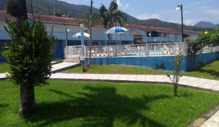 CASA DENTRO DE CONDOMINIO COM 2 DORMITÓRIOS.