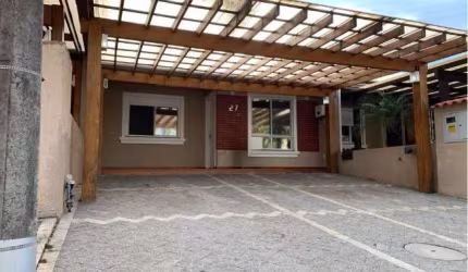 Casa em condomínio fechado com 3 quartos à venda na Avenida Obedy Cândido Vieira, 801, Central Parque, Cachoeirinha por R$ 690.000