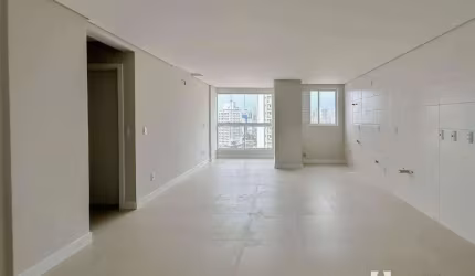 Apartamento com 1 suíte e 2 dormitórios no bairro São Judas em Itajaí