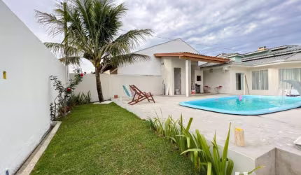 Casa com piscina e 1 suíte + 2 dormitórios no bairro São Vicente em Itajaí