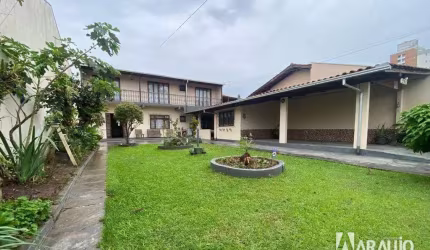 Terreno com casa no bairro São Judas em Itajaí
