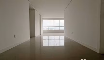 Apartamento com 2 suítes no Centro de Itajaí