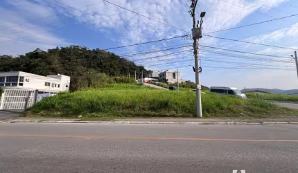 Terreno com 800 m² no bairro Espinheiros em Itajaí