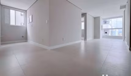Apartamento com 2 dormitórios no bairro São Judas em Itajaí