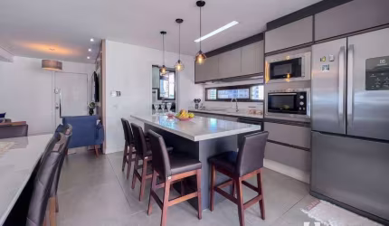 Apartamento com 1 suíte e 2 demi suítes no bairro Fazenda em Itajaí