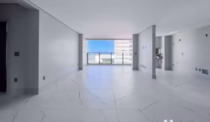 Apartamento com 3 suítes no Centro de Itajaí