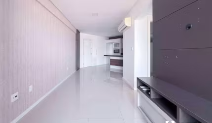 Apartamento semi mobiliado com 1 suíte e 1 dormitório no Cordeiros em Itajaí