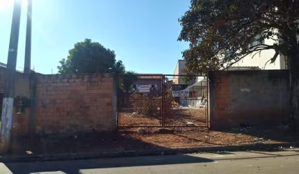 Terreno à venda no Parque Residencial Imigrantes, Holambra  por R$ 235.000