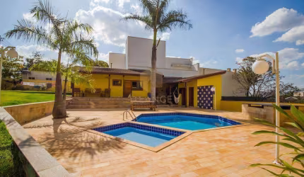Casa à venda no Condomínio Colinas dos Álamos em Valinhos!